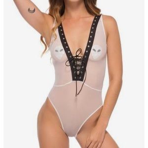 🌈 Impulsive white mesh bodysuit 🌈
